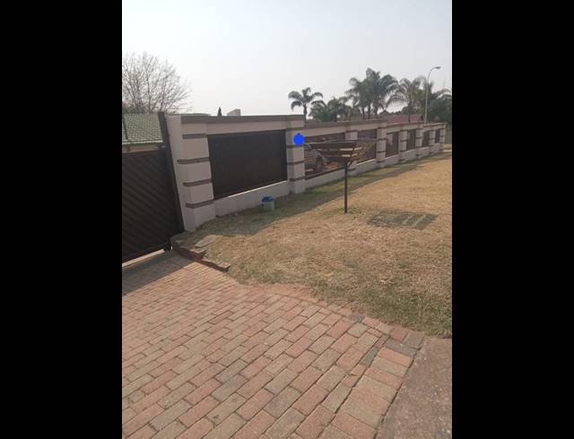 3 BEDROOM HOUSE FOR SALE IN BIRCH ACRES